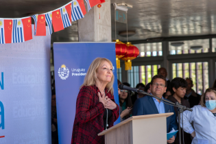 Intendenta en inauguración de escuela Popular China