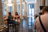 Diálogo del equipo artístico de La bella Helena con el  público y la prensa en el teatro Solís