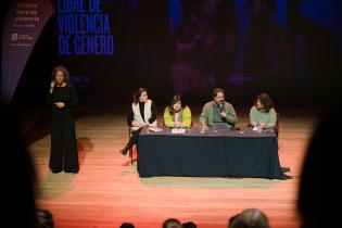 Evento por una cultura libre de violencia de género en el teatro Solís