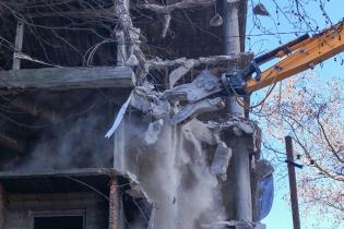 Demolición de edificio en la calle San José y Florida