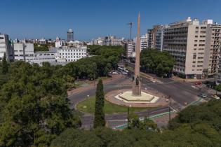 Vista aérea del Obelisco a los Constituyentes de 1830