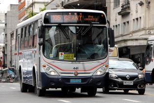 Ómnibus en Avenida 18 de julio