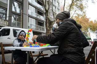 Peatonal barrial en el barrio Sur