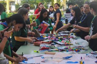 Clasificación de donaciones de campaña Tu ayuda es útil en el Espacio Modelo