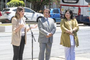 Colocación Medallón Gabriela Mistral