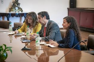 Reunión de la intendenta de Montevideo, Carolina Cosse, con el Director Regional de OIM para Sudamérica, Marcelo Pisani