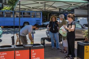 Ecocentro itinerante en la feria de Tristán Narvaja