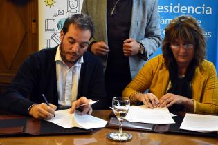 Firma Convenio Parlamento de Niñas Niños y Adolescentes