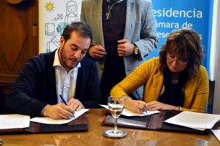 Firma Convenio Parlamento de Niñas Niños y Adolescentes