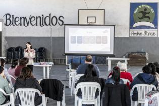 Cuenta la ciudad desde tu barrio: Montevideo 300 años: Pajas Blancas Cuenta la ciudad desde tu barrio: Montevideo 300 años: Pajas Blancas