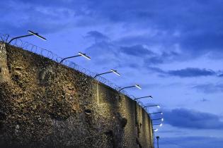 Iluminación del mural del estadio Luis Tróccoli en el Cerro