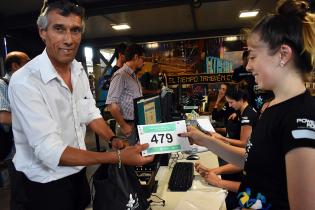 Entrega de Kits San Felipe y Santiago Mercado Agricola de Montevideo