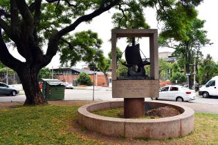 Monumento a Poetas Franco Uruguayos Monumento a Poetas Franco Uruguayos