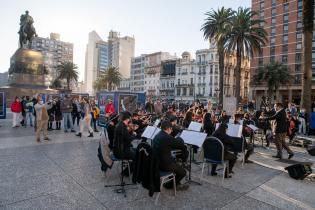 Orquesta juvenil en Plaza Independencia