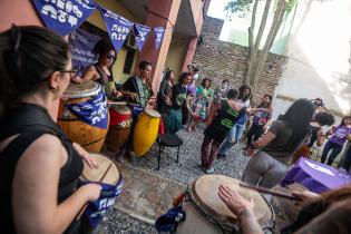 Lanzamiento puntos violetas