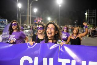 Desfile inaugural del Carnaval en las Canteras del Parque Rodó