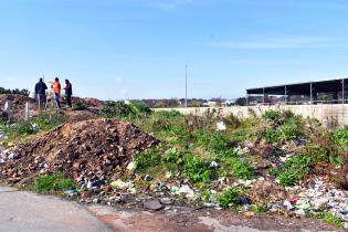 Erradicación de basural en José Batlle y Ordóñez y Privada 