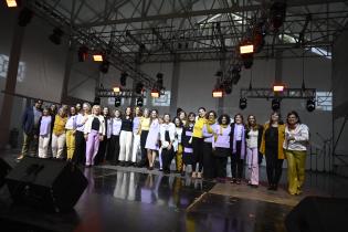 Entrega de distinción al grupo Vidamí, primer premio en el concurso Guitarra Negra Entrega de distinción al grupo Vidamí, primer premio en el concurso Guitarra Negra