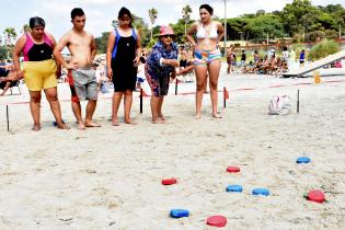 Tejo inclusivo en playas de Montevideo