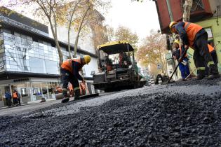 Obras en calle Canelones