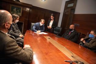 Firma de convenio con Cámara de Industrias Firma de convenio con Cámara de Industrias