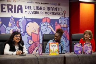 Directora de Cultura, María Inés Obaldía participa de homenaje a Ziraldo en el marco de la Feria del Libro Infantil y Juvenil Directora de Cultura, María Inés Obaldía participa de homenaje a Ziraldo en el marco de la Feria del Libro Infantil y Juvenil