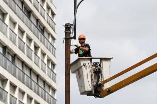 Cuadrilla de alumbrado trabajando tras la tormenta. Cuadrilla de alumbrado trabajando tras la tormenta.