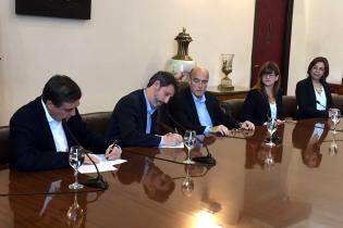 Firma convenio Cocina Uruguay Fundación Telefónica Firma convenio Cocina Uruguay Fundación Telefónica