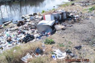 Remoción de tierra en Costanera del Arroyo Carrasco