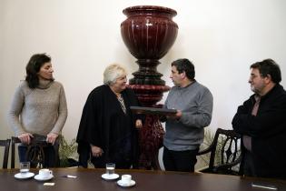 Adelaida Guevara es declarada Huesped de Honor de la ciudad de Montevideo 