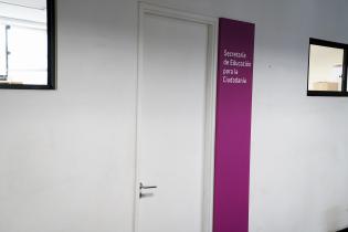 Nueva señalética en el anexo. Nueva señalética en el anexo.