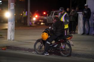 Operativo de tránsito en Instrucciones y Mendoza 