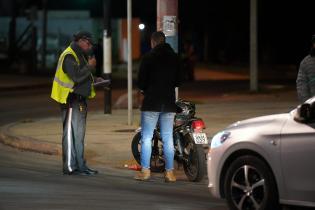 Operativo de tránsito en Instrucciones y Mendoza 