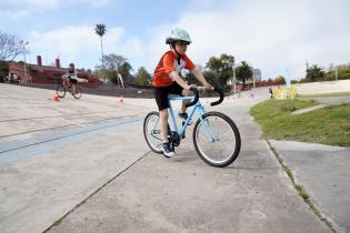 Actividades deportivas en el Velódromo de Montevideo