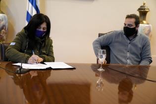 Firma de convenio con Sindicato Único de la Aguja Firma de convenio con Sindicato Único de la Aguja
