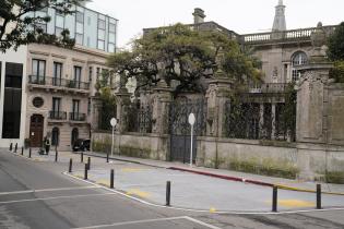 Inmediaciones de la Plaza Zabala Inmediaciones de la Plaza Zabala