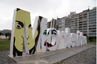 Homenaje a Mario Benedetti e Idea Vilariño en Cartel de Montevideo