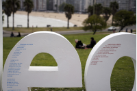 Homenaje a Mario Benedetti e Idea Vilariño en Cartel de Montevideo