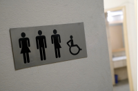 Baño accesible e inclusivo del Centro de Conferencias