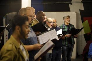 Ensayo del Coro de Hombres Gay de Montevideo