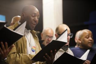 Ensayo del Coro de Hombres Gay de Montevideo