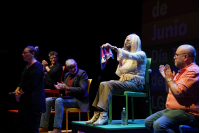 Conversatorio «Día internacional del orgullo LGBT+: el camino de la lucha» en el teatro Solís