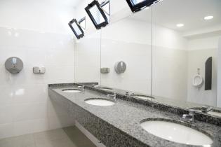 Nuevos baños públicos en Terminal del Cerro 