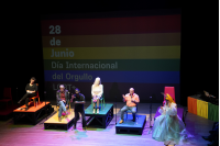 Conversatorio «Día internacional del orgullo LGBT+: el camino de la lucha» en el teatro Solís