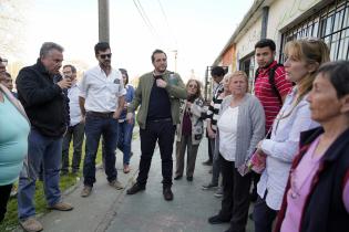 Recorrida del intendente Christian Di Candia por Malvin Norte