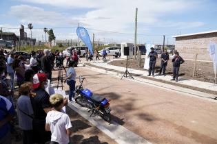 Inauguración de viviendas en el barrio Cauceglia