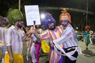 Desfile inaugural del Carnaval en las Canteras del Parque Rodó