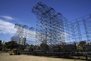 Armado de escenario de Montevideo Rock 2020