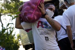 Entrega de alimentos e insumos a ollas populares 