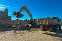 Retrio de escombros en Playa Carrasco